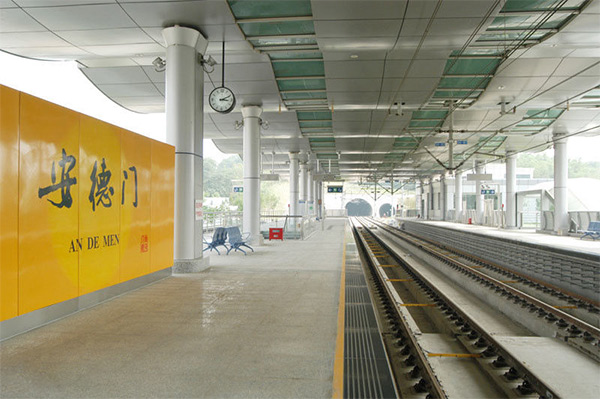 南京嘉得力攜GT55手推式洗地機(jī)為南京安德門(mén)地鐵站完善衛(wèi)生環(huán)境