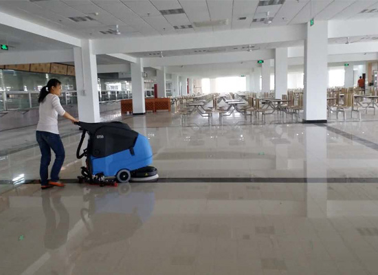 南京航空航天大學(xué)洗地機(jī)案例