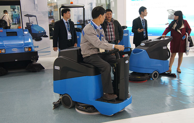工業(yè)企業(yè)清洗方案-清除各類作業(yè)車輛的輪胎痕跡、油污-南京嘉得力